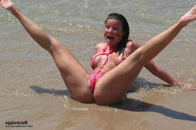 Sexy and shapely girls have fun at the beach 20 photo