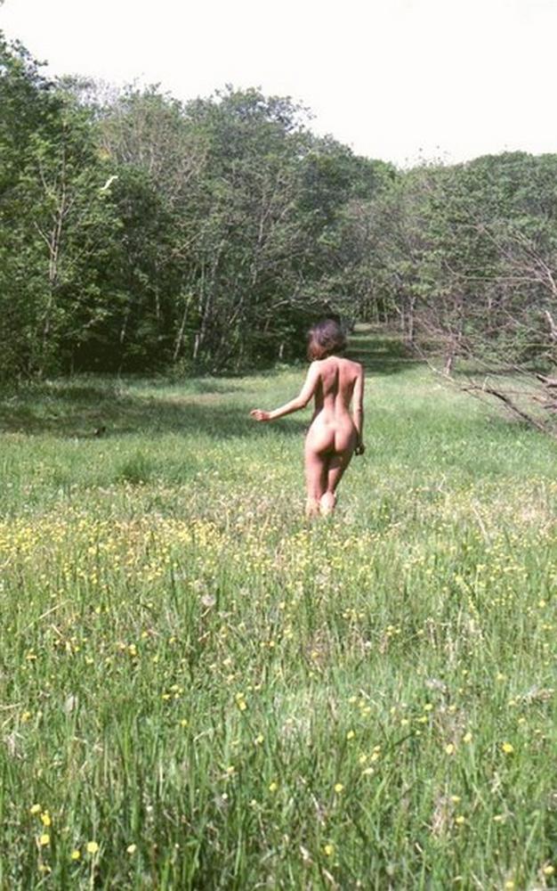 Naked Isabella with nice ass photographed in nature 17 photo