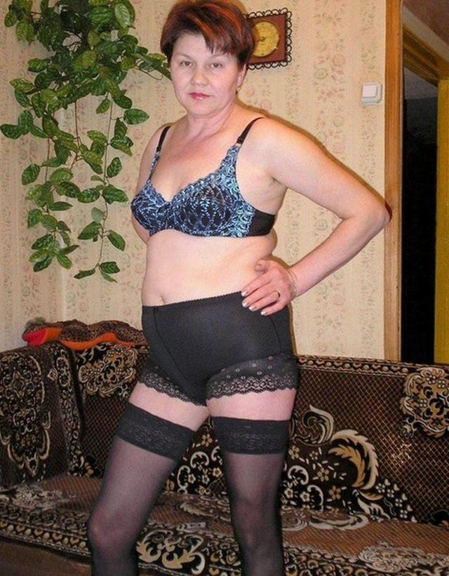 Drunk Grandma tried on sexy lingerie 7 photo