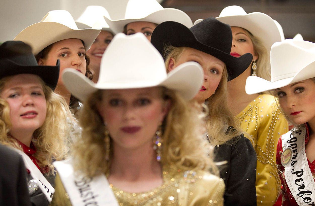 Showy photo beauties with Miss Rodeo 3 photo