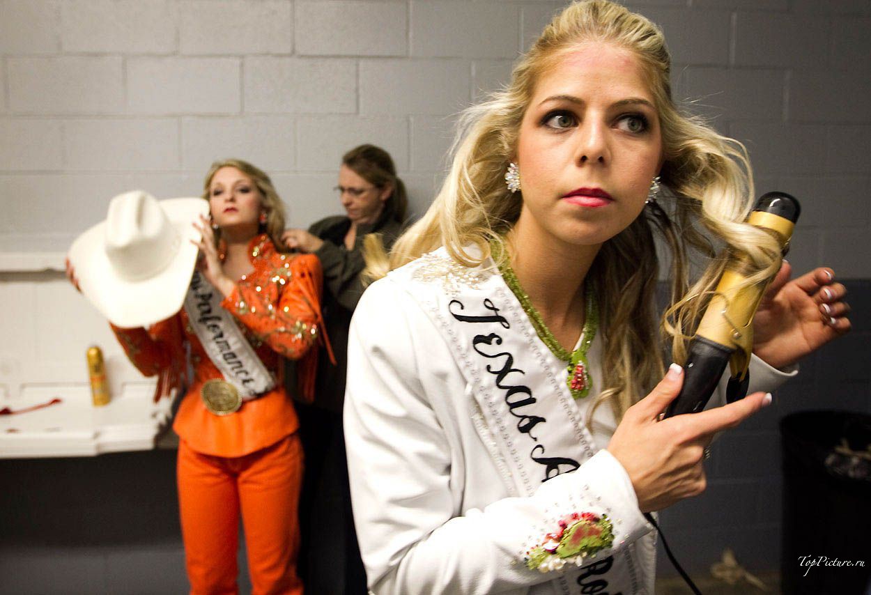 Showy photo beauties with Miss Rodeo 6 photo