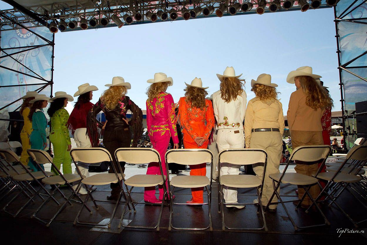 Showy photo beauties with Miss Rodeo 9 photo